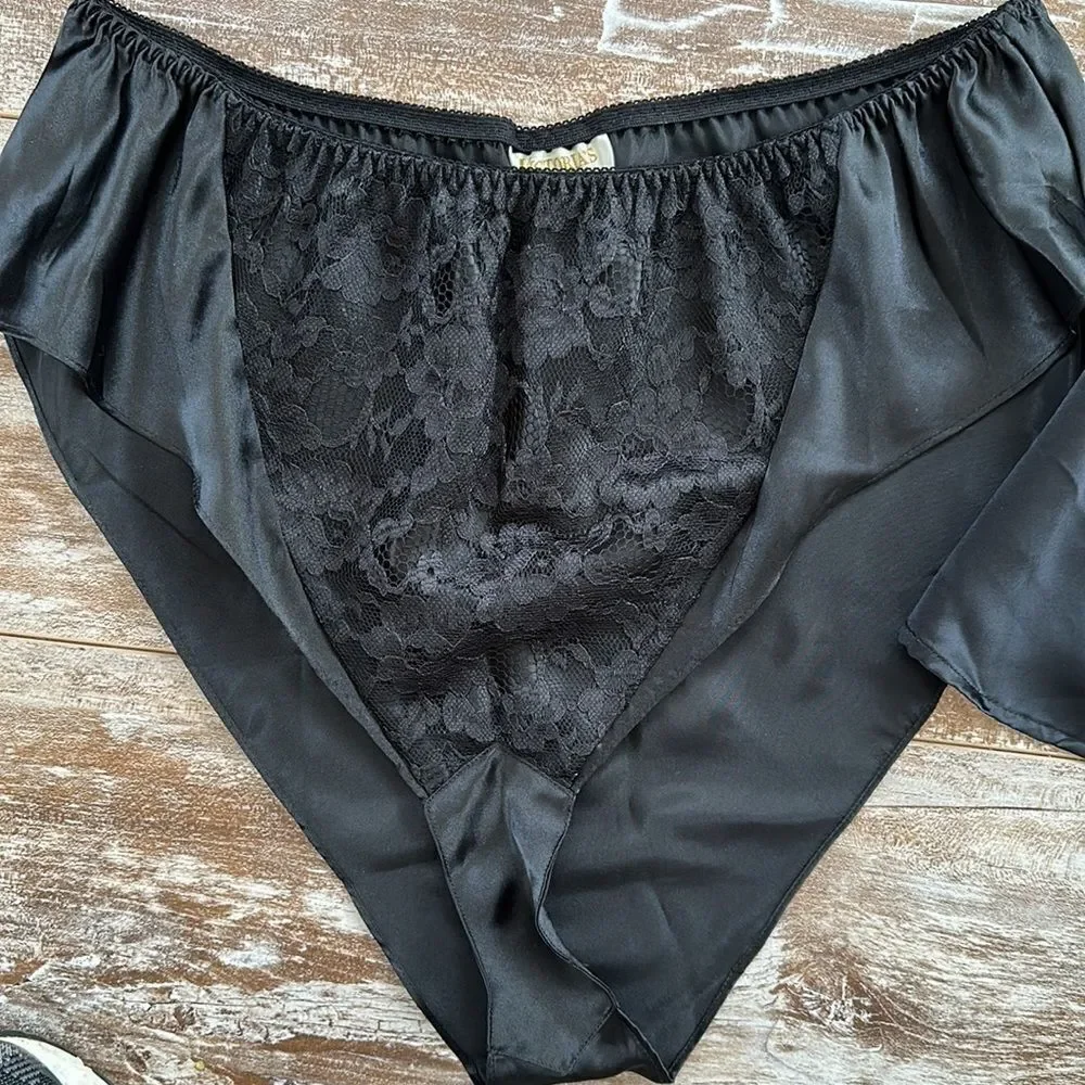 New Vintage Label Victorias Secret 3 Pc. Lingerie Set